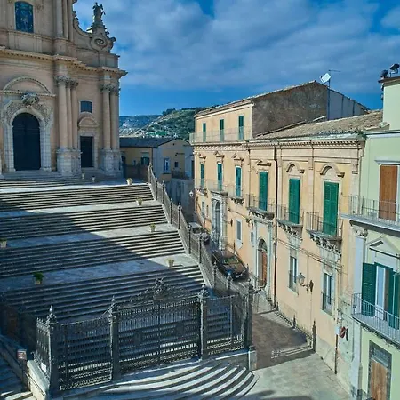 Piazza Duomo 36 * Ragusa