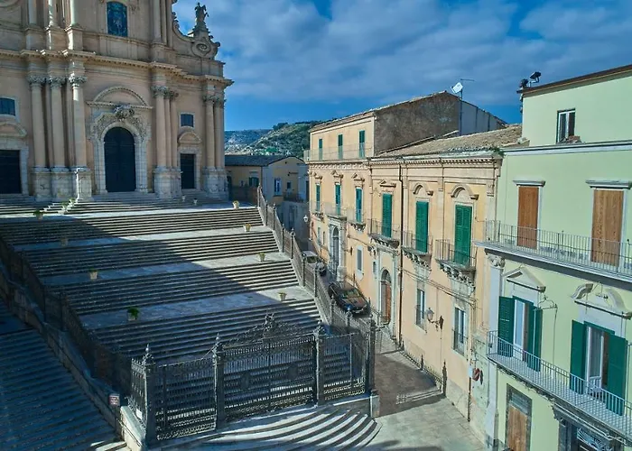 Piazza Duomo 36 4* Ragusa